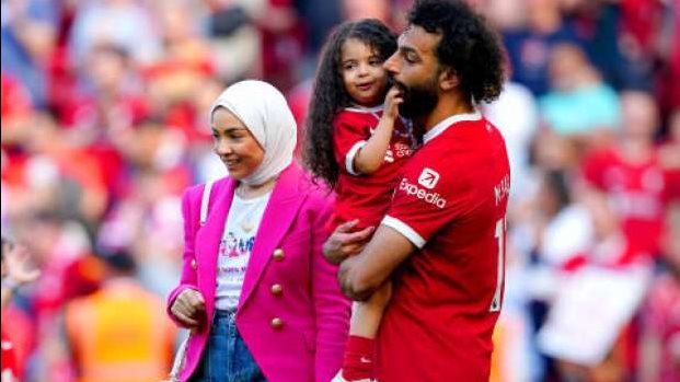 محمد صلاح وأسرته