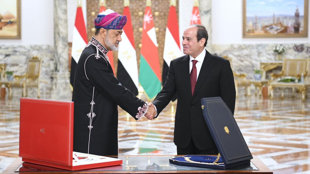 الرئيس السيسي مع سلطان عمان