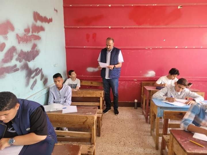 وكيل تعليم المنوفية يتفقد امتحانات الشهادة الاعدادية 
