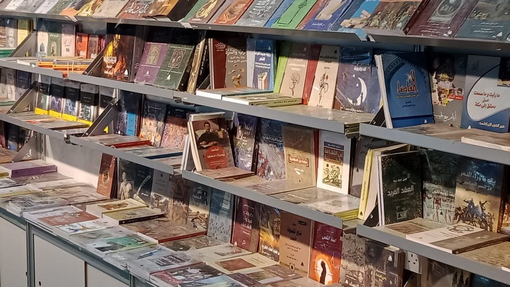 معرض أبو ظبي للكتاب 