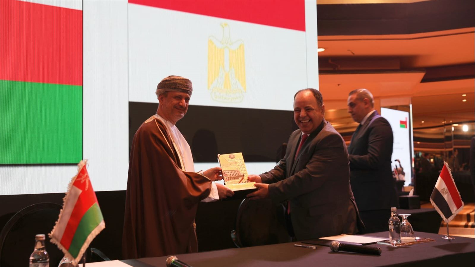 توقيع اتفاقية الازواج الضريبي