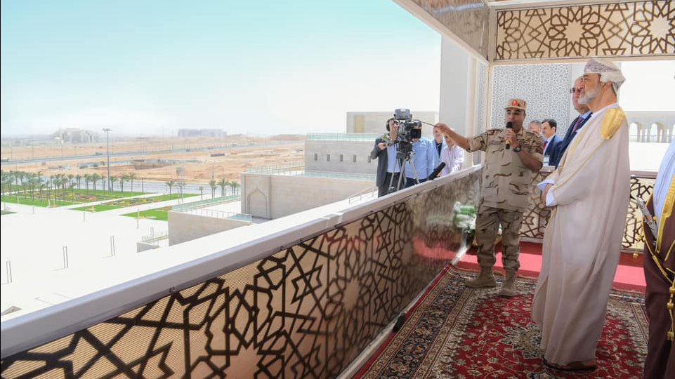 سلطان عمان بالعاصمة الإدارية 