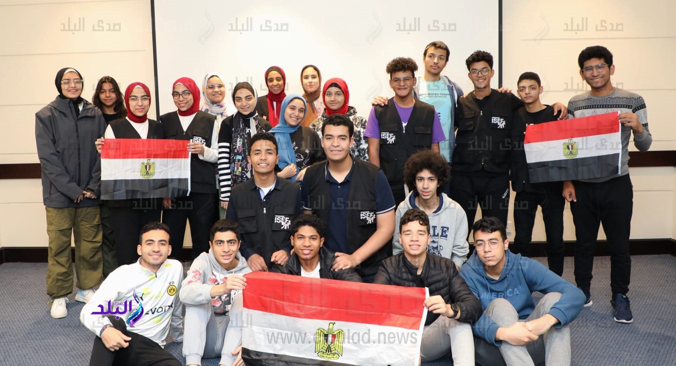 الطلاب المصريين الفائزين فى معرض 