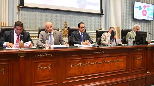 خلال اجتماع لجنة النقل بمجلس النواب 