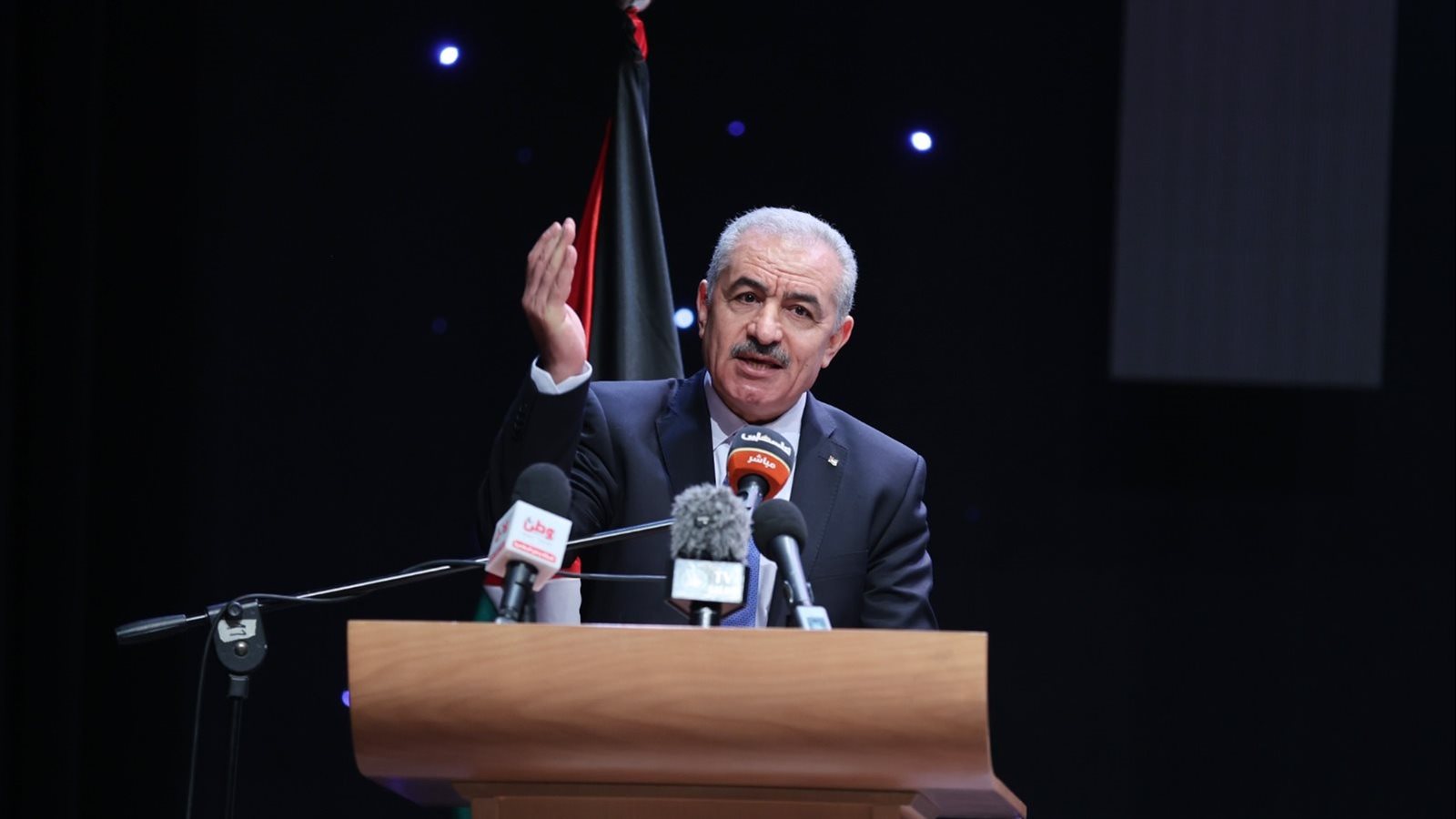  رئيس الوزراء الفلسطيني محمد اشتية