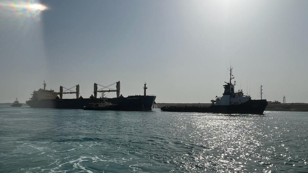 قطر السفينة بقناة السويس