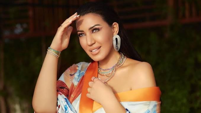 أسماء لمنور 