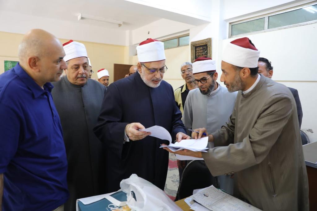 وكيل الأزهر خلال الجولة التفقدية