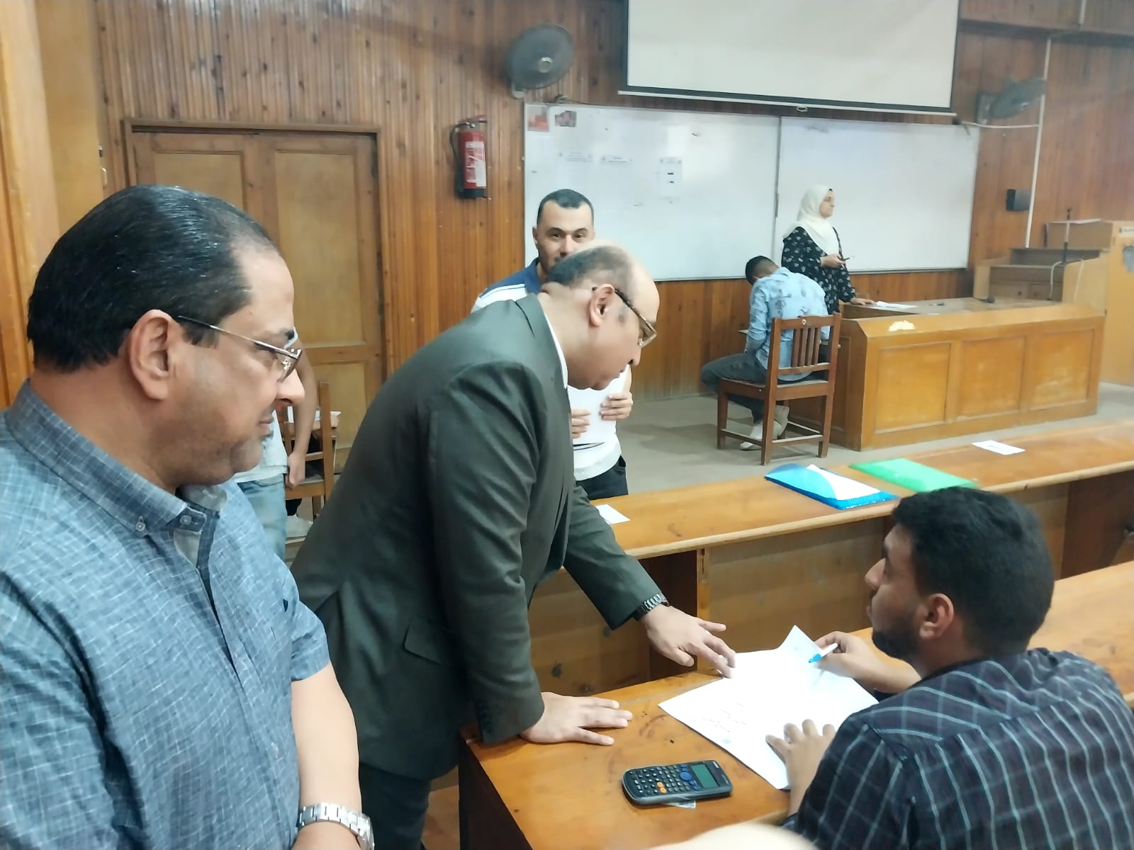 امتحاانات الجامعه