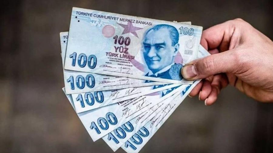 الدولار يضرب من جديد.. مستوي متدن لليرة التركية