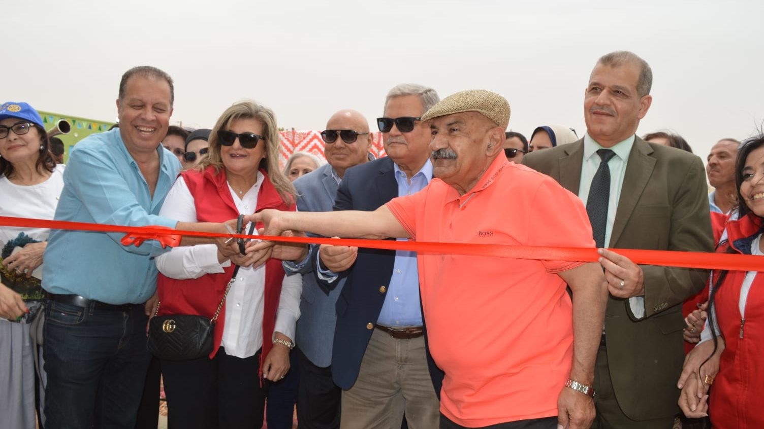 الشركة القابضة اثناء الافتتاح