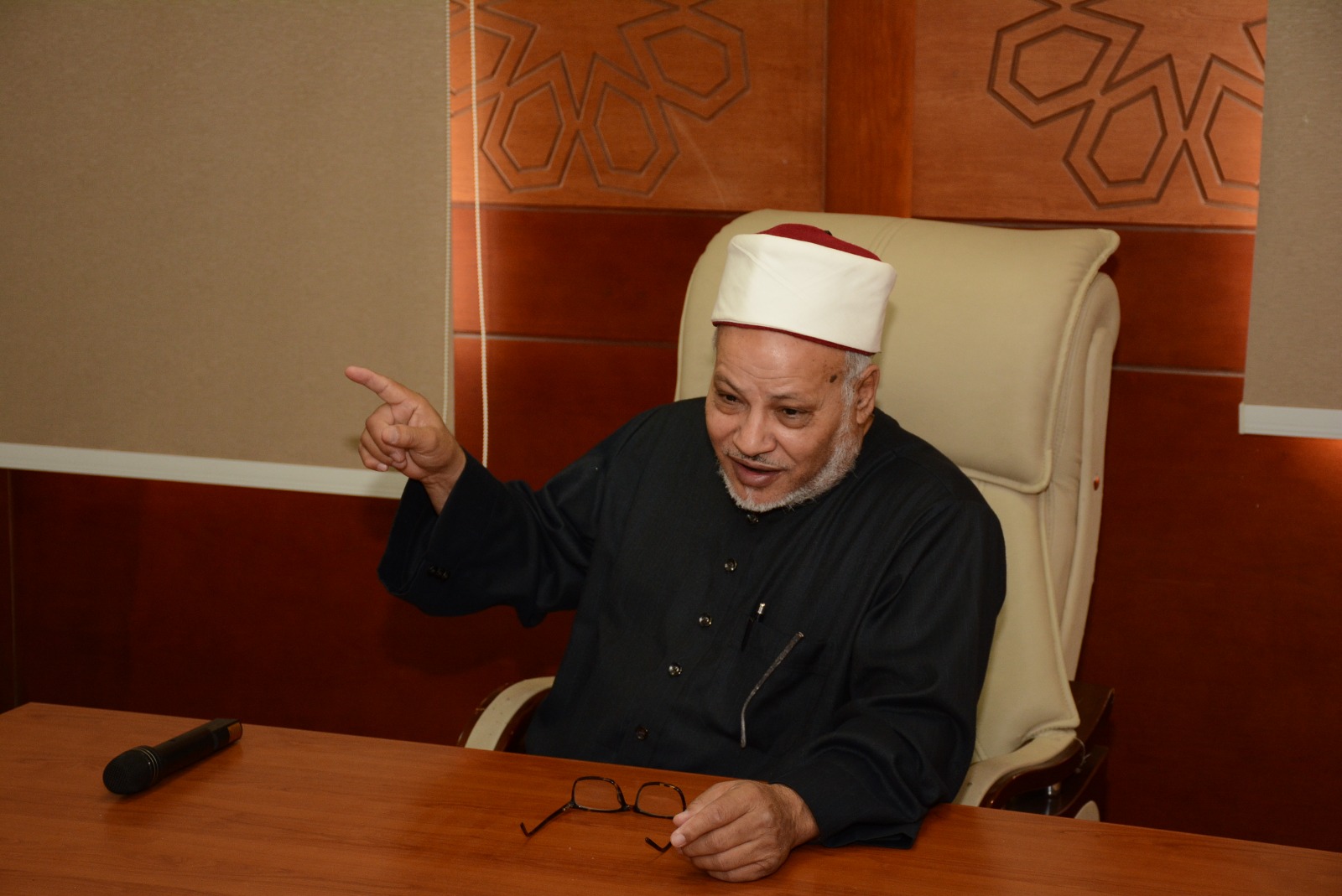 دكتور ابراهيم الهدهد
