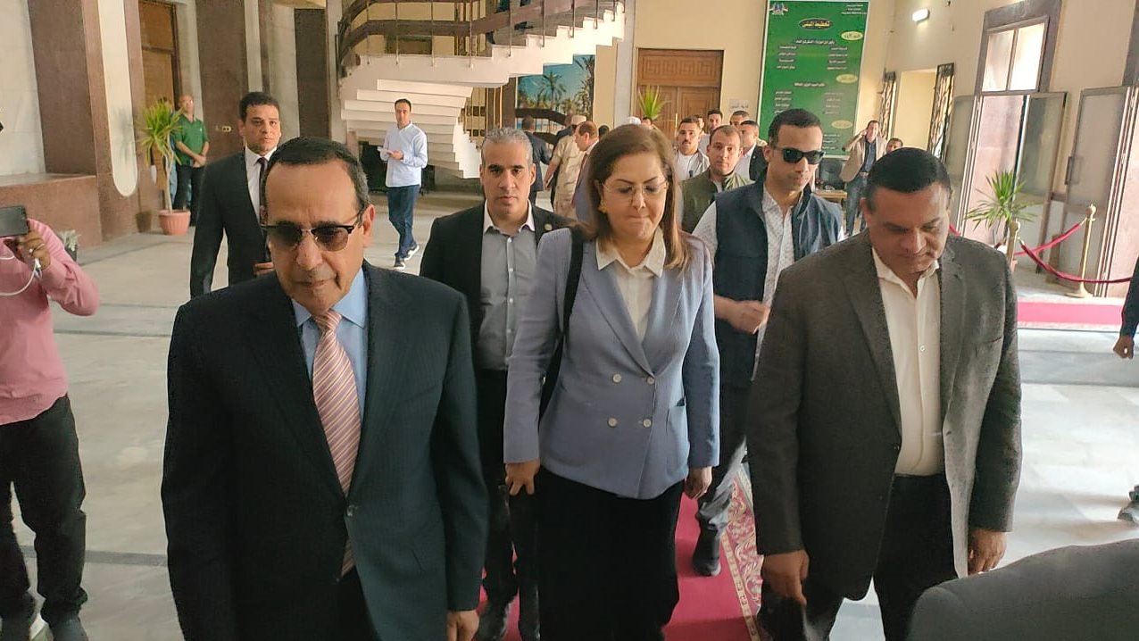 وزيرا التنمية المحلية والتخطيط في سيناء 