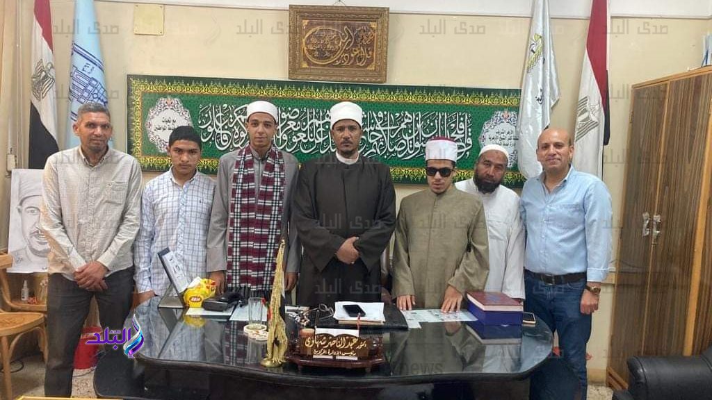 المكرمون 
