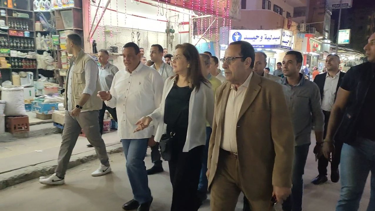 جولة تفقدية لوزيرا التنمية المحلية والتخطيط لشوارع العريش 