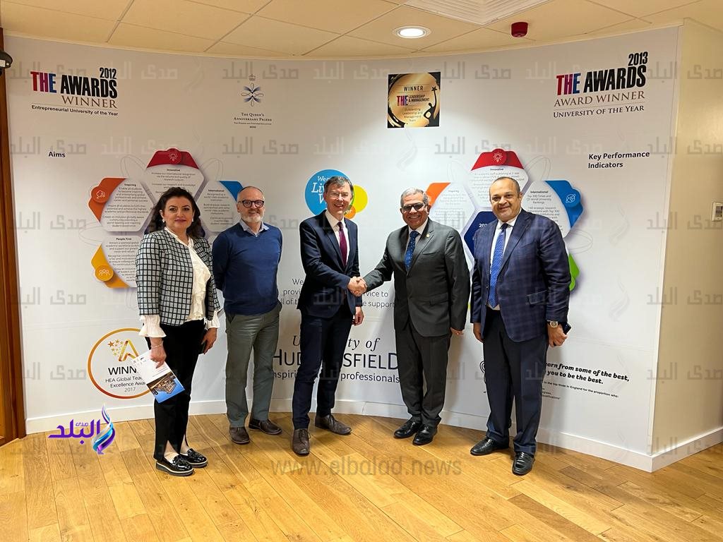 توقيع مذكرة تفاهم بين جامعة مصر للعلوم والتكنولوجيا وجامعة هيدرسفيلد1