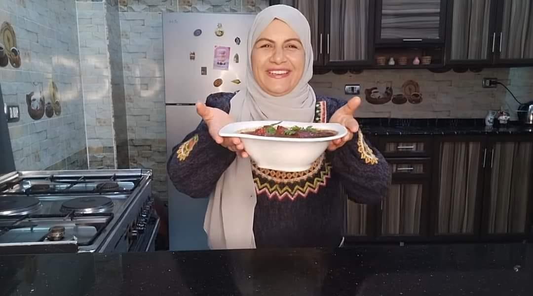  شيف مصرية تثير الجدل بنشرها مقطع فيديو لطريقة عمل اللحمة ال