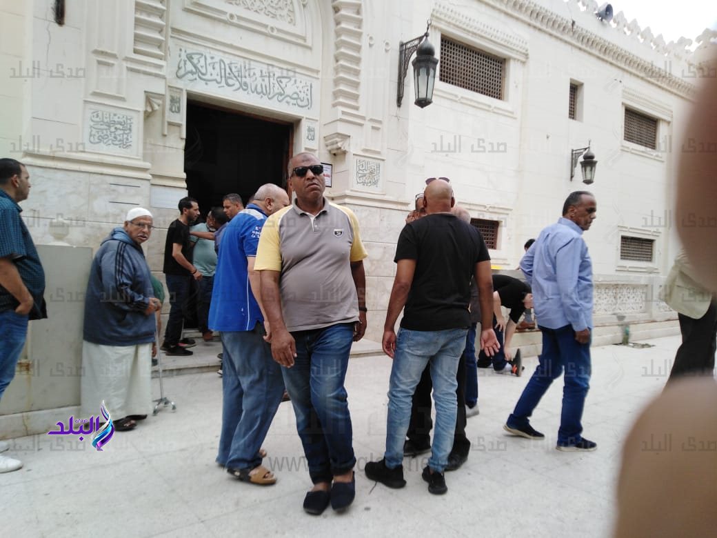جنازة والد لاعب النادي الاهلي 