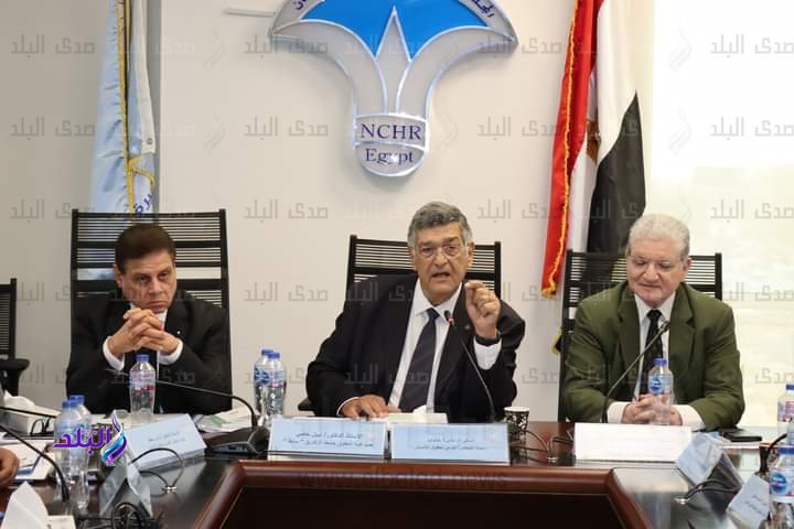 الحلقة النقاشية التى ينظمها المجلس القومى لحقوق الإنسان4