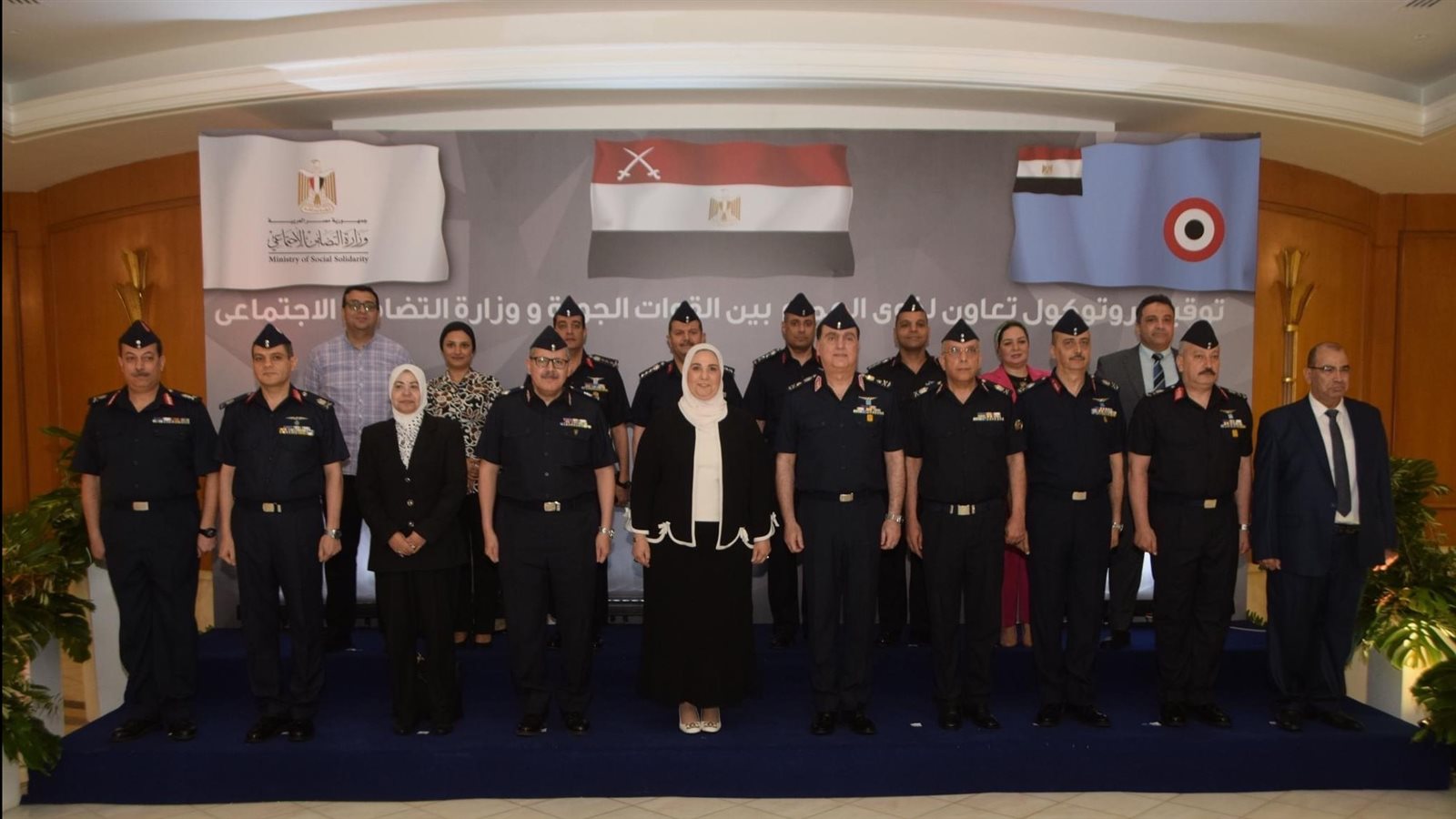 القوات الجوية تفتتح أعمال التطوير ورفع الكفاءة لمركز النسور 