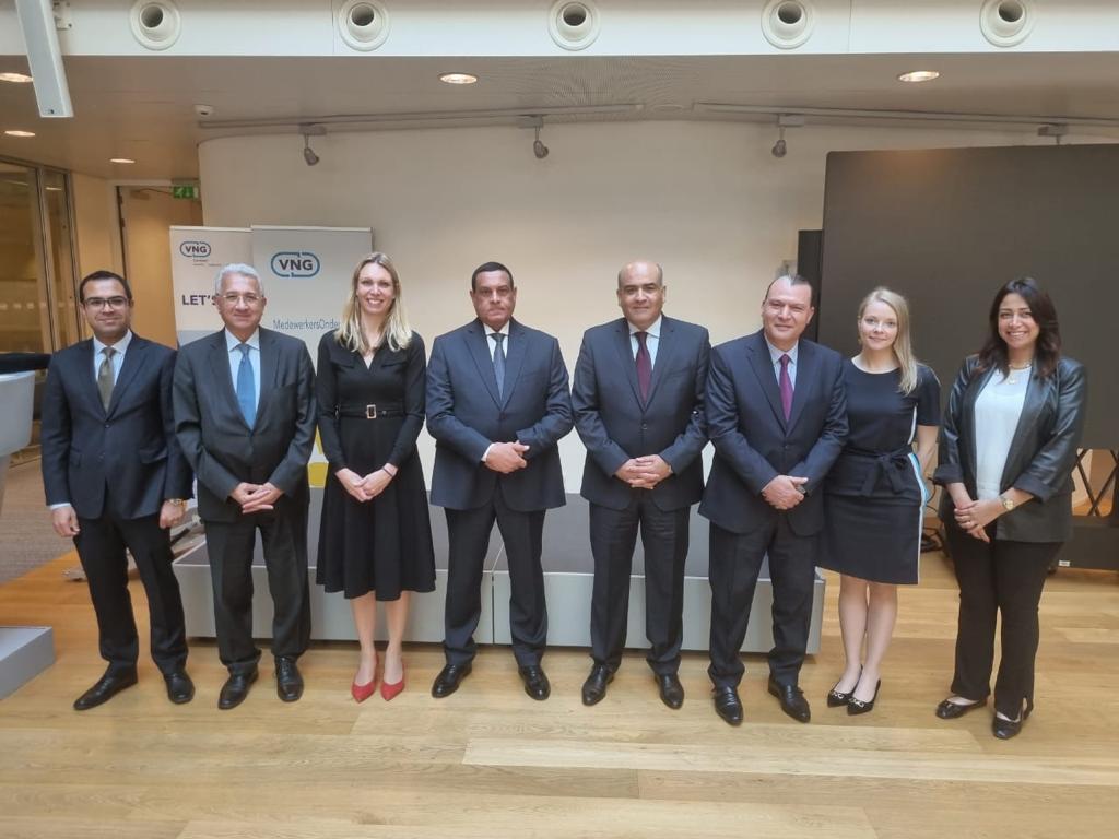 وزير التنمية المحلية خلال زيارته لهولندا وزير التنمية المحلية خلال زيارته لهولندا