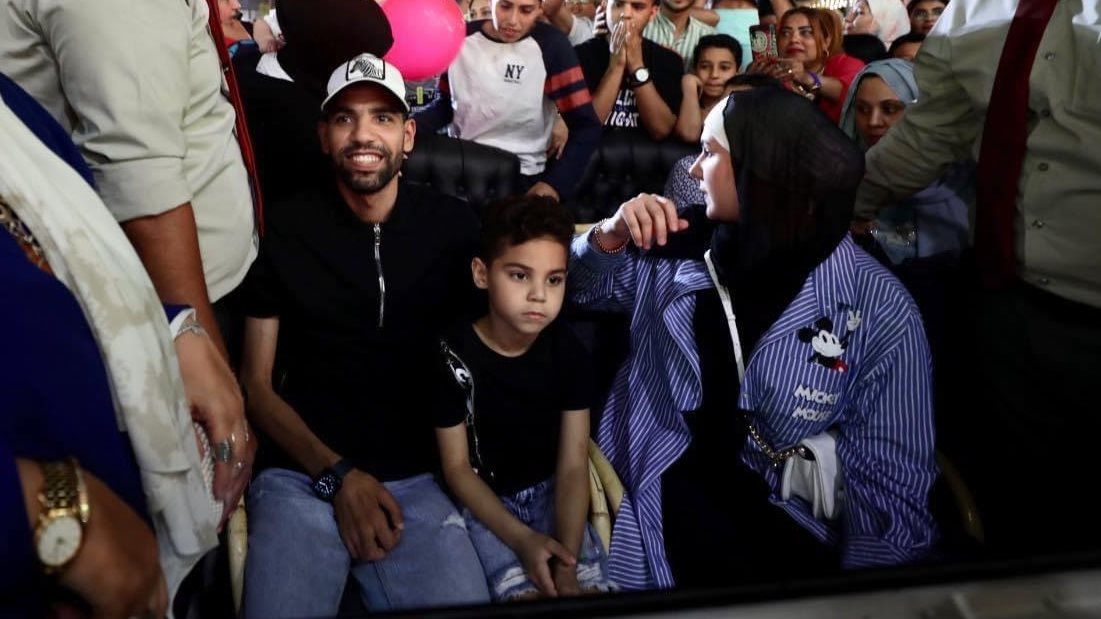 مؤمن زكريا من افتتاح فرع الأهلي الجديد 