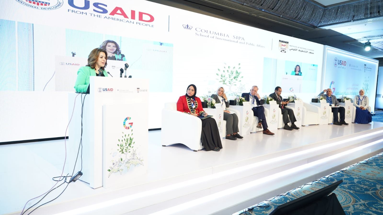 خلال المؤتمر