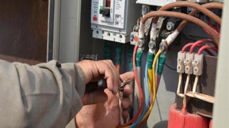 التيار الكهربائي