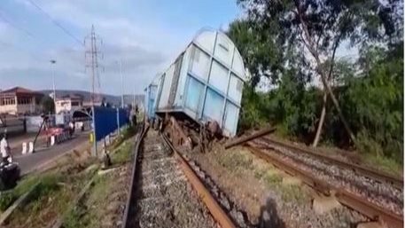 خروج قطار عن مساره خروج قطار عن مساره