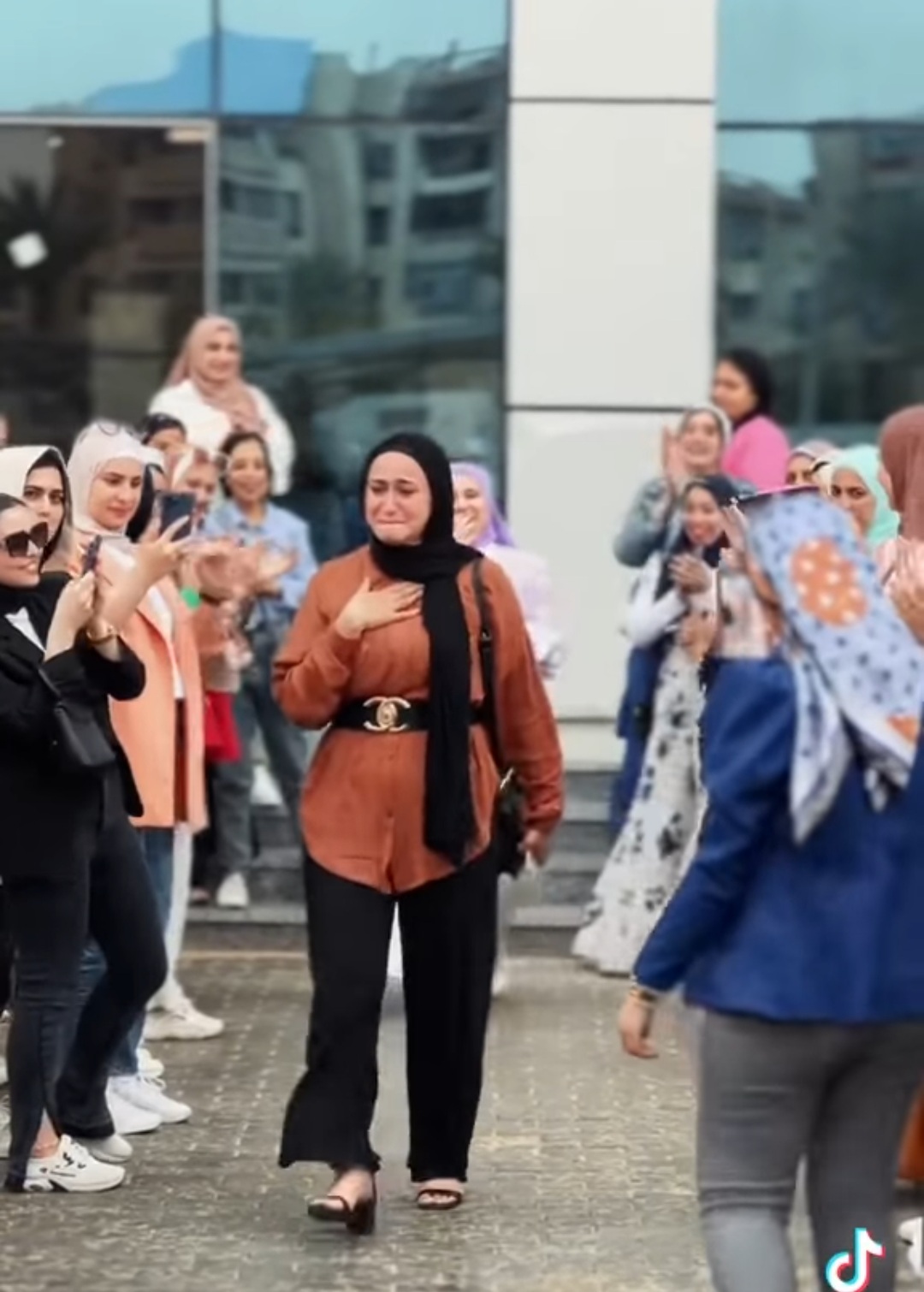 الطالبه
