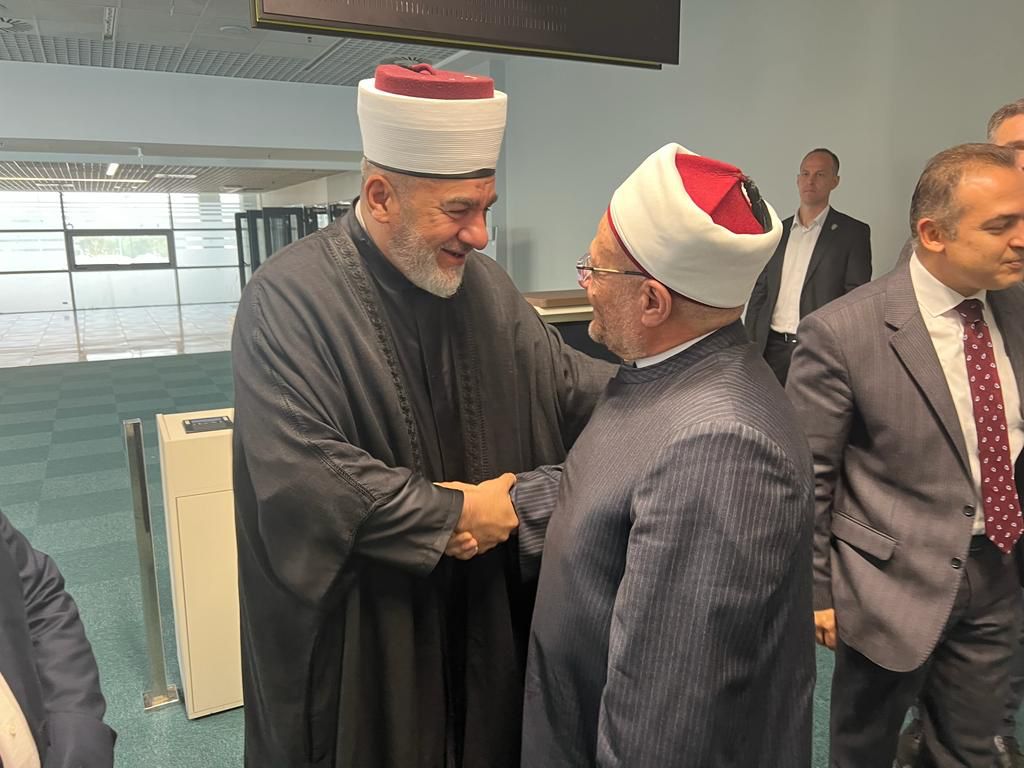 مفتي الجمهورية يصل صربيا 