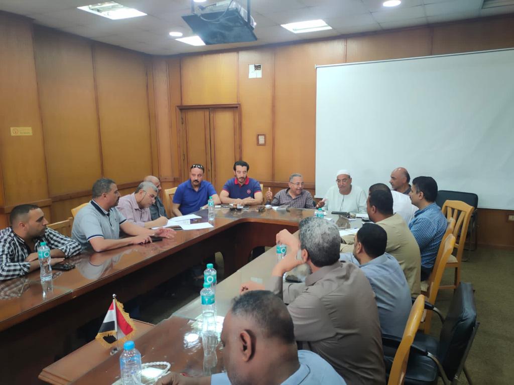 خلال الاجتماع 