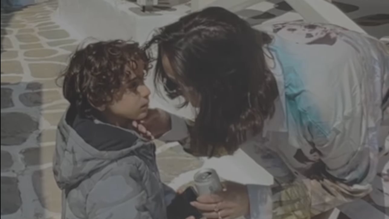 بسمة بوسيل برفقه ابنها 