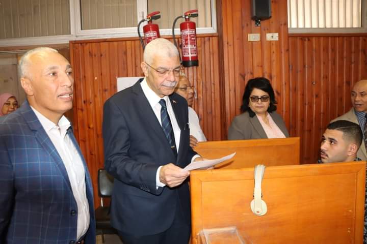 رئيس جامعة المنوفية يتفقد امتحانات نهاية العام الدراسي 