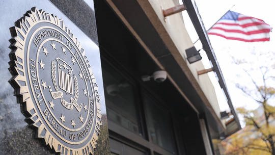 الكشف عن تآمر FBI والمخابرات الأوكرانية لمراقبة مستخدمي تويت