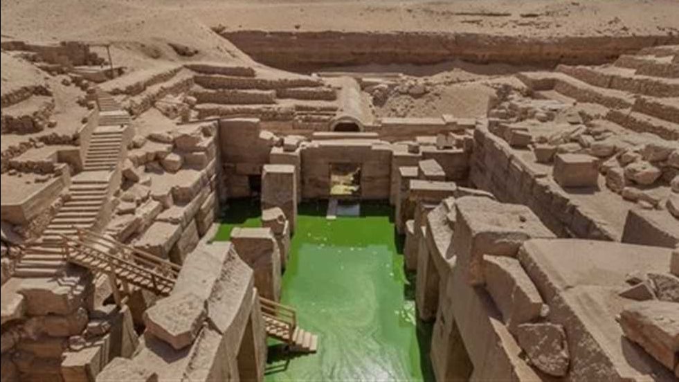 مقبرة الأوزريون