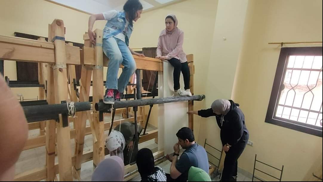 تركيب نول السجاد اليدوي لتدريب السيدات