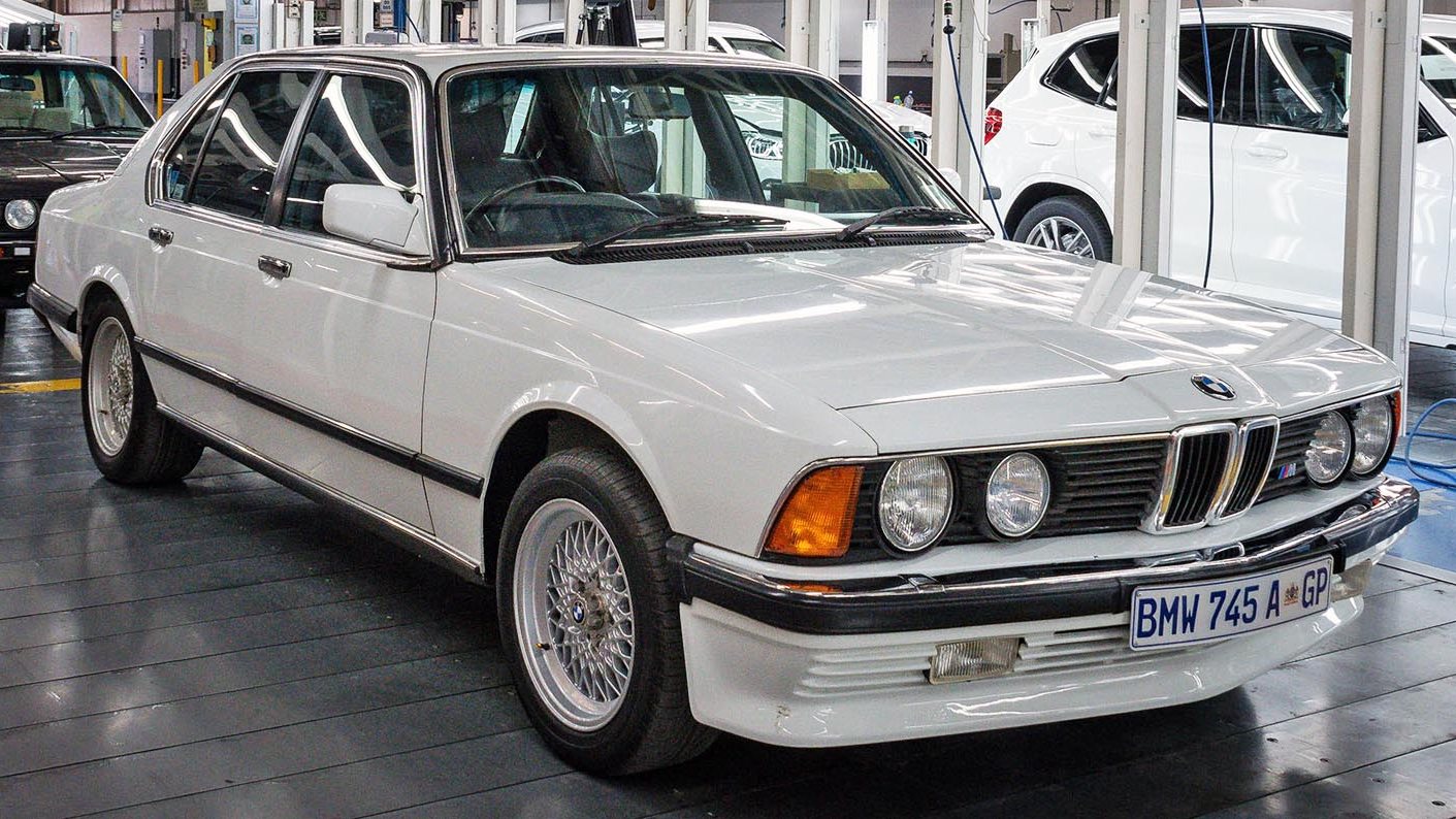 بي إم دبليو E37 موديل 1977 
