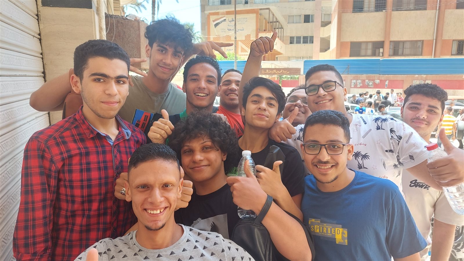 فرحة طلاب الثانوية بالاسكندرية  باول ايام الامتحانات