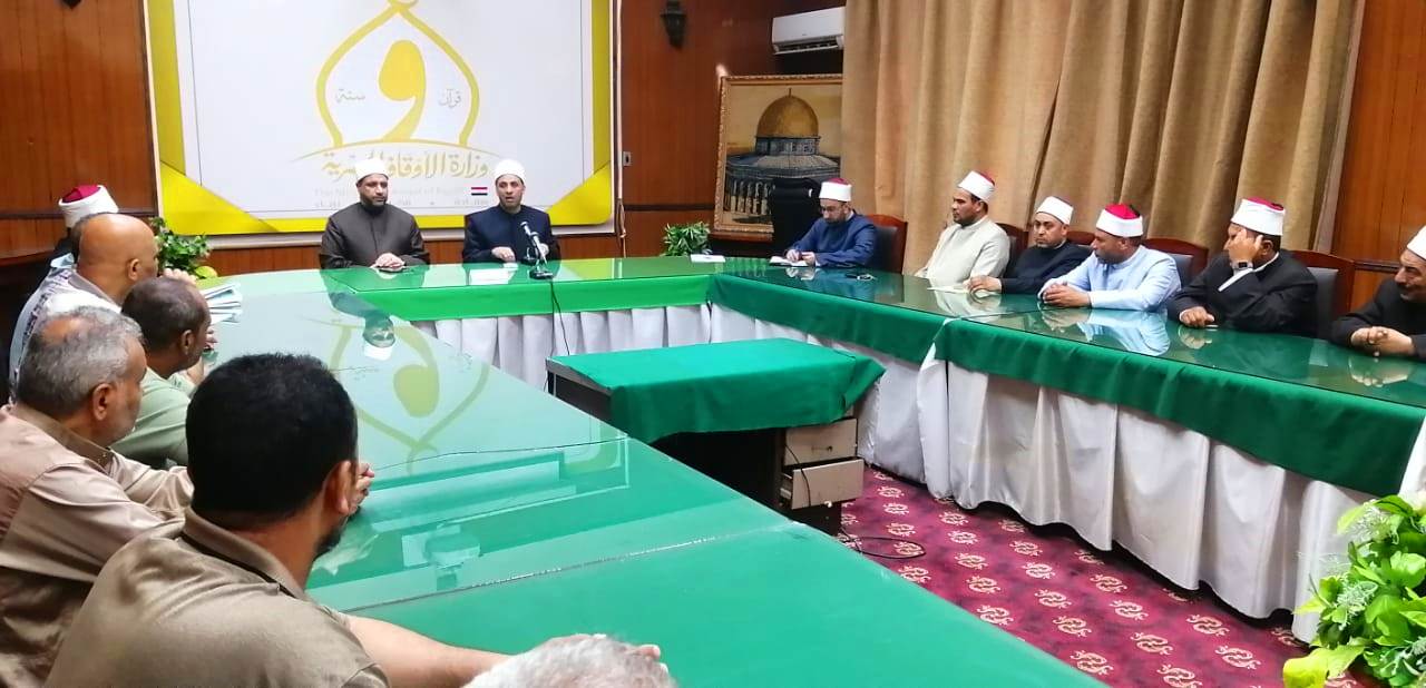  الدكتور هشام عبد العزيز