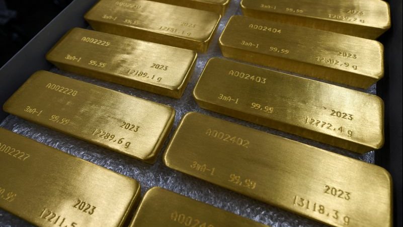 صعود مفاجئ في أسعار الذهب مع تراجع الدولار قبيل قرار الفائدة