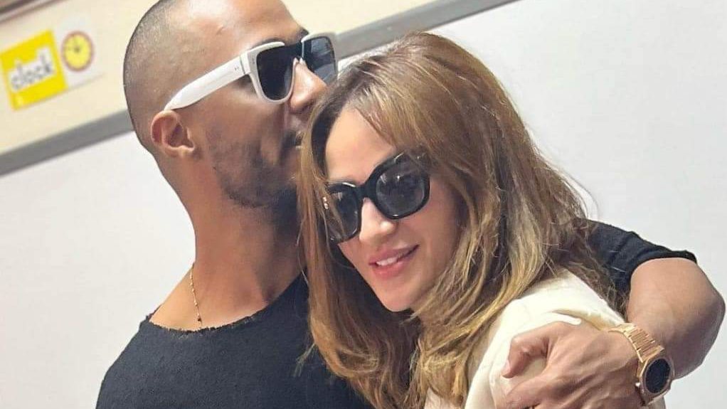 محمد رمضان وزوجته 