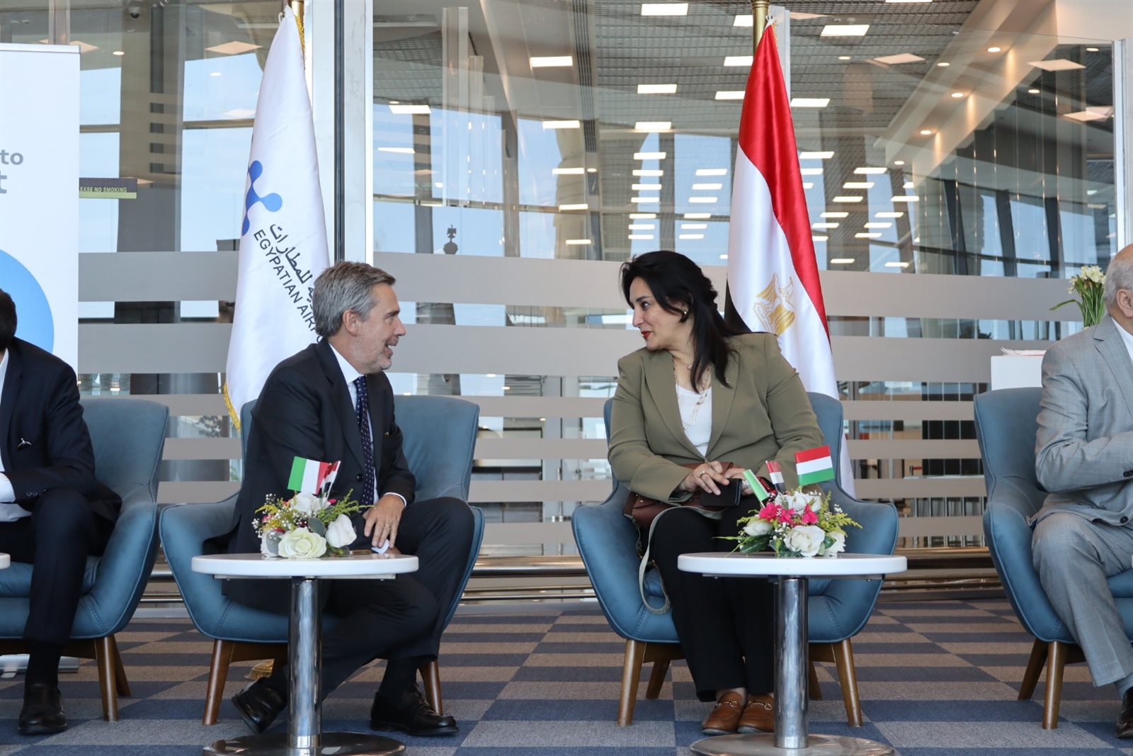 نائب وزير السياحة والآثار 