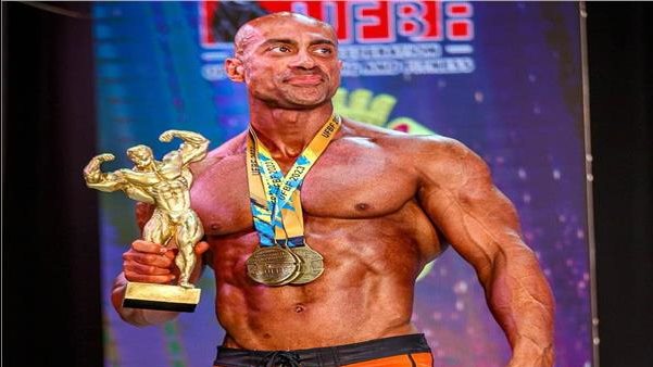 أحمد أبو العزم