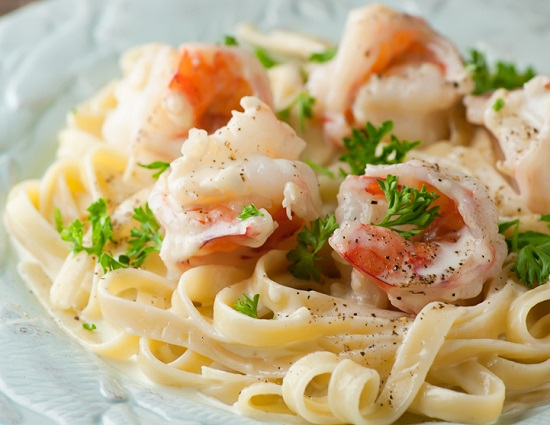 الخطوات لعمل مكرونة السيفود