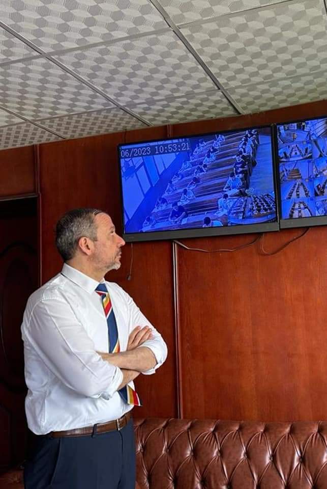 عميد تجارة السادات 