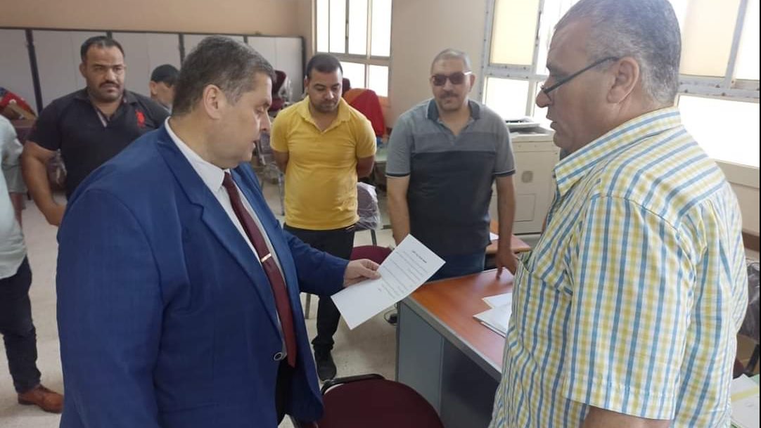 متابعة توزيع أسئلة امتحانات اللغة الأجنبية الثانية 