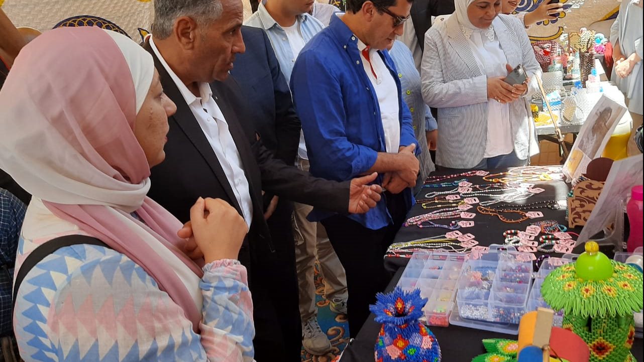 وزير الشباب يتفقد مركز التخاطب بالعريش  وزير الشباب يتفقد مركز التخاطب بالعريش