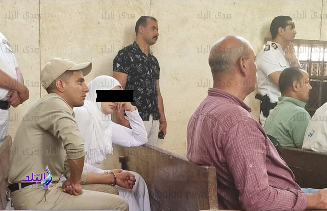 المتهمة أثناء المحاكمة 