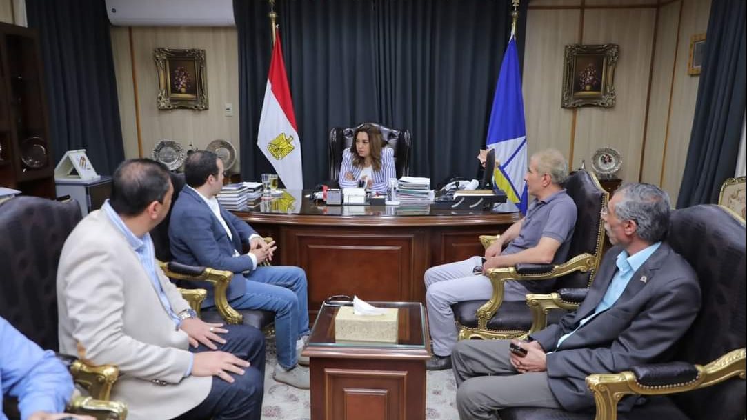 منال عوض محافظ دمياط منال عوض محافظ دمياط